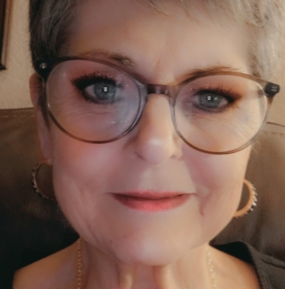 Meet your Posher, Karla